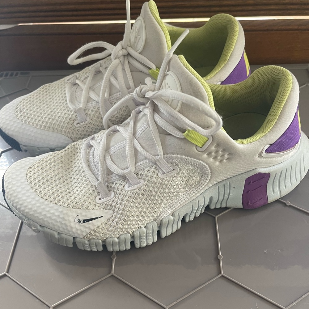 Nike Women's White and Purple Sneakers